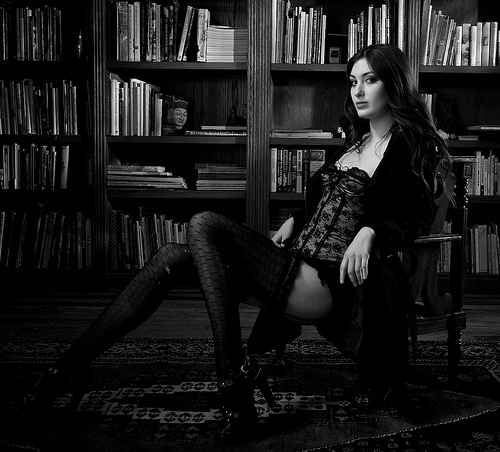 Helmut Newton_young woman