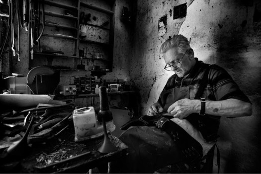 Shoemaker. Sapateiro.